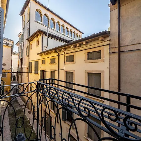 Casa Nicola Alle Arche Scaligere Apartamento